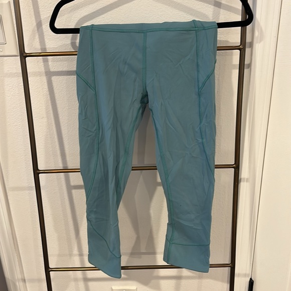 Lululemon cropped leggings - Picture 2 of 6